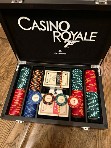 Casino royale 007 - casino, chip