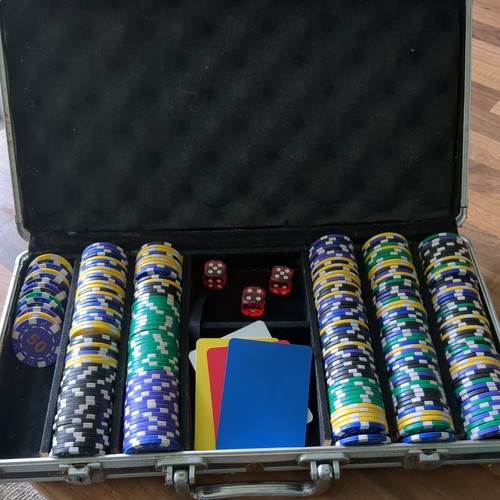 Redtooth 300 poker chip set - redtooth,