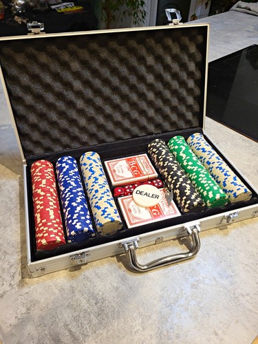 300 poker chips - poker,